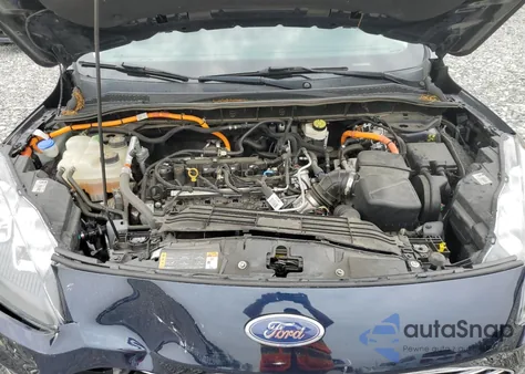 2021 Ford Escape Titanium z USA, uszkodzony, nr VIN 1FMCU0DZ0MUA93817